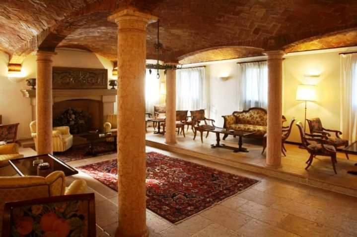 Hotel Villa Montanarini Villarotta Buitenkant foto